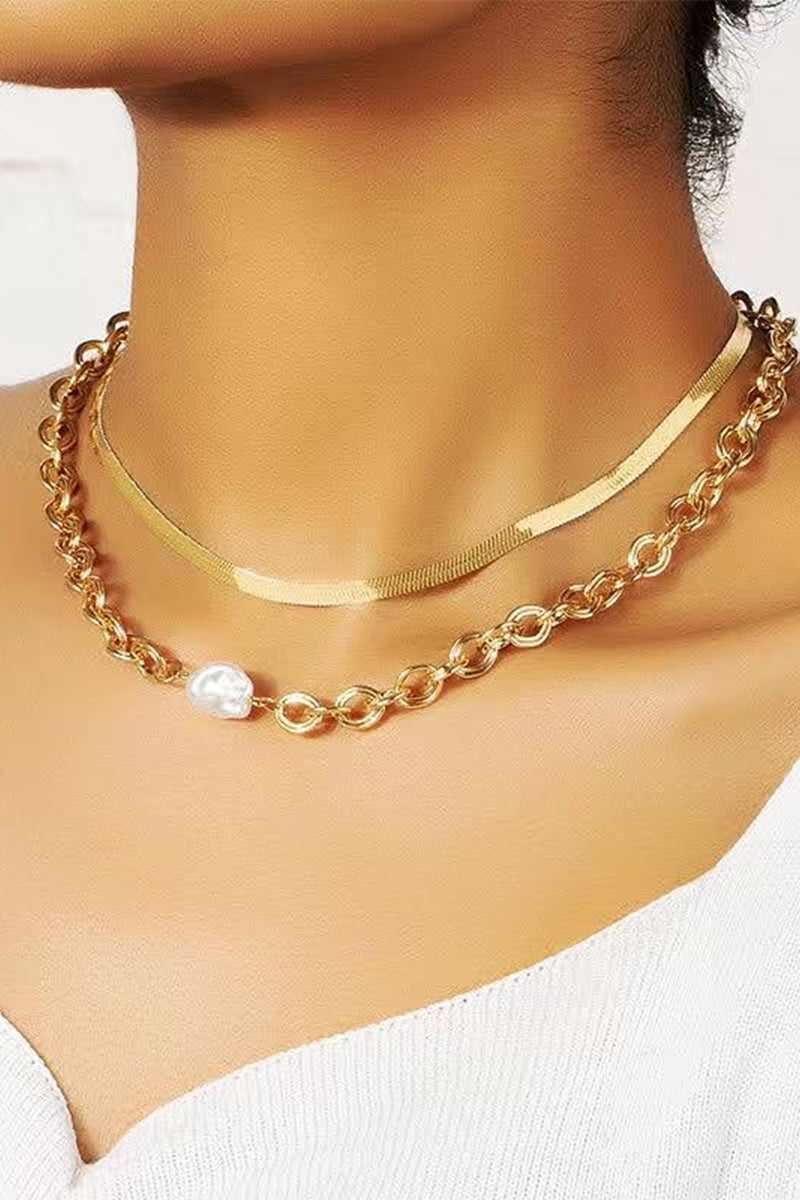 Chain and pearl necklace