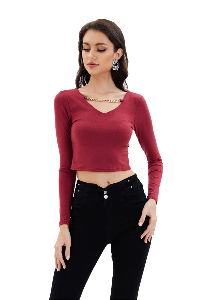 Cropped sweater with chain