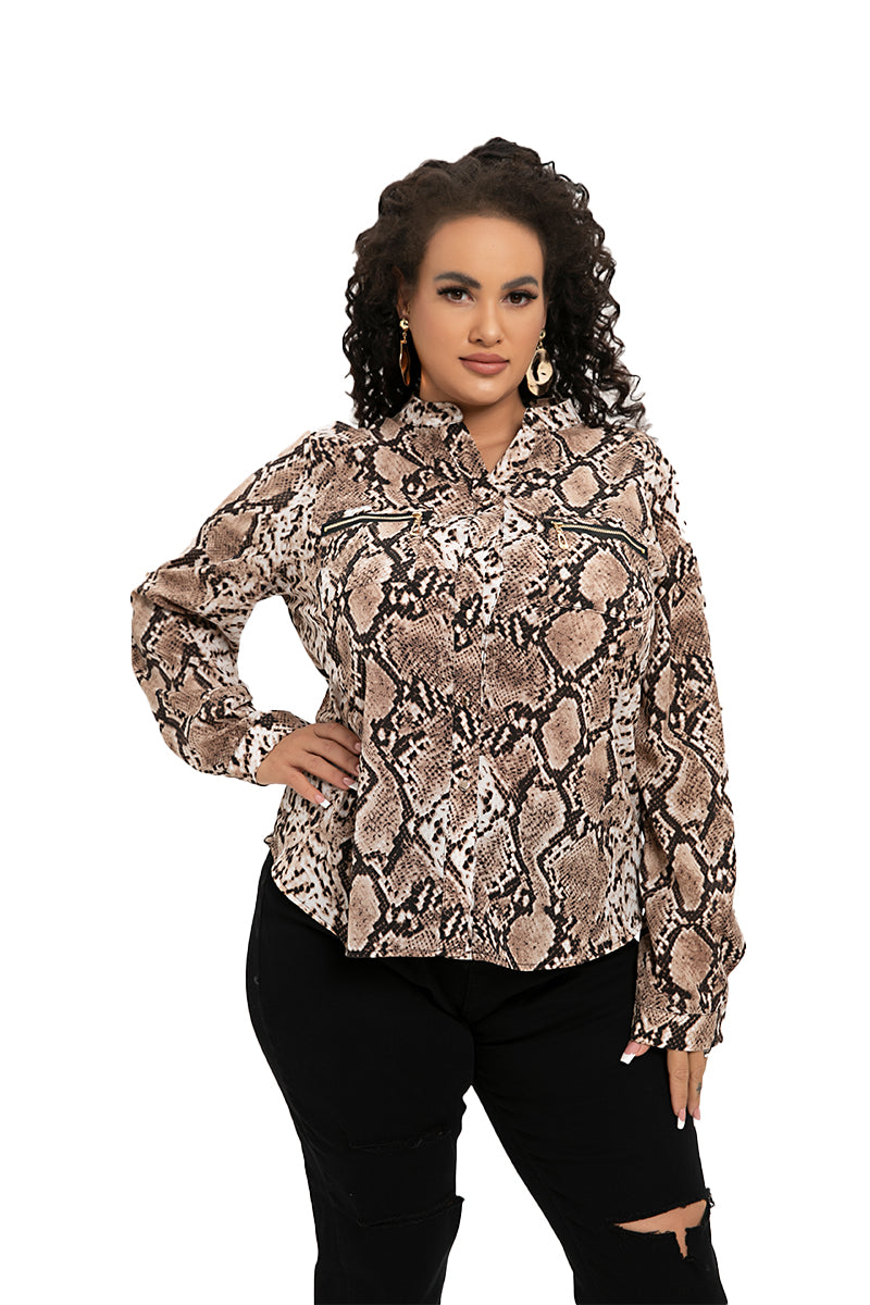 Blouse with zipper pocket